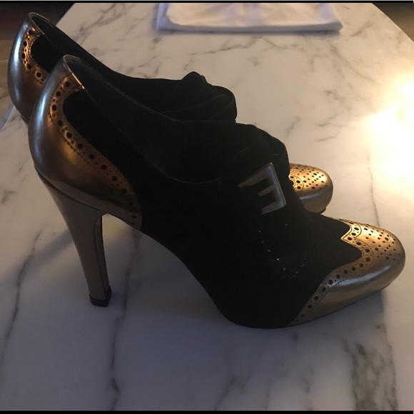 Stuart Weitzman buckle booties size 8 - Picture 3 of 8